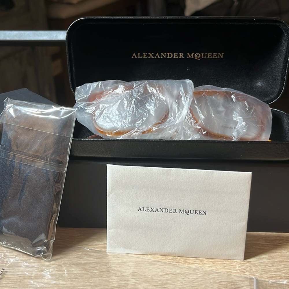ALEXANDER MCQUEEN EYEGLASSES